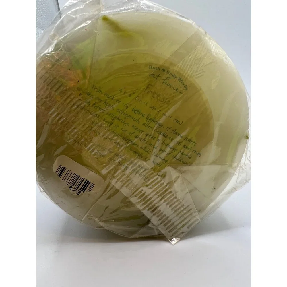 Vintage Bath And Body Works At Home 'Freesia' 4" x 4" Sealed Large Candle‎ NOS - Picture 4 of 8